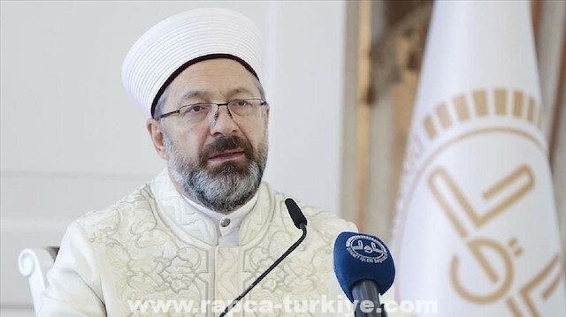 تركيا: رئيس الشؤون الدينية يدين الاعتداء على مسجد بالدنمارك