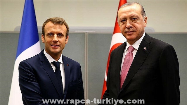 بتحية تركية.. ماكرون يوجه رسالة ودية لأردوغان
