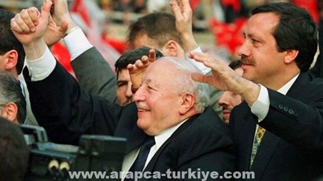 أردوغان يترحم على "أربكان" في الذكرى العاشرة لرحيله