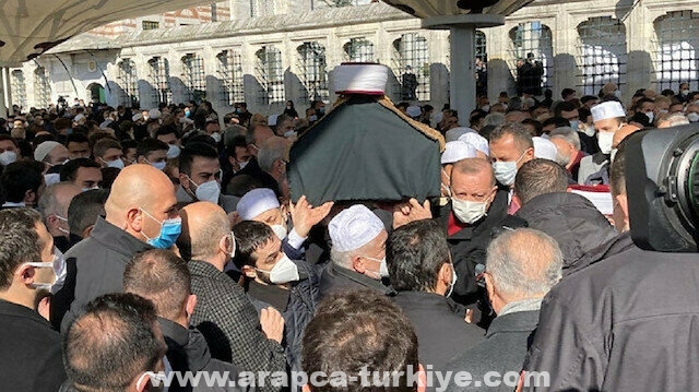 بمشاركة أردوغان.. تشييع العلامة "سراج" لمثواه الأخير