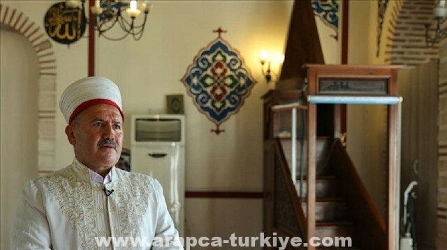 إسطنبول.. إمام مسجد يساعد المدمنين على التعافي
