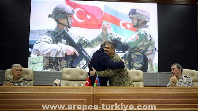 وزير دفاع أذربيجان: الجيش التركي من أقوى جيوش العالم