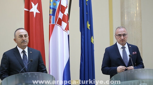 تشاووش أوغلو ونظيره الكرواتي يبحثان قضايا ثنائية وإقليمية