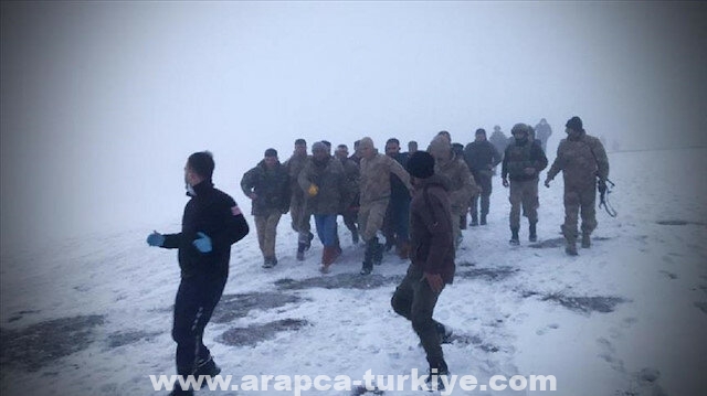 تركيا: ارتفاع عدد ضحايا تحطم المروحية العسكرية إلى 11 شهيدًا