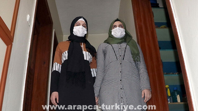 تركيا.. فرحة التخلص من العكاز تغمر شقيقتين سوريتين