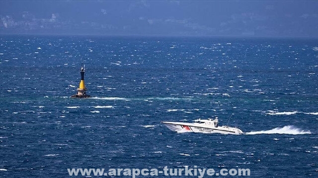 تركيا تعثر على طالب لجوء رمته اليونان في البحر مكبّل اليدين