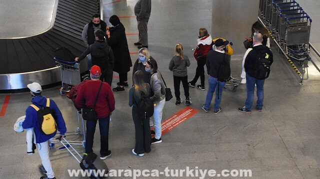 لقضاء "عطلة آمنة".. السياح الروس يتوافدون على تركيا