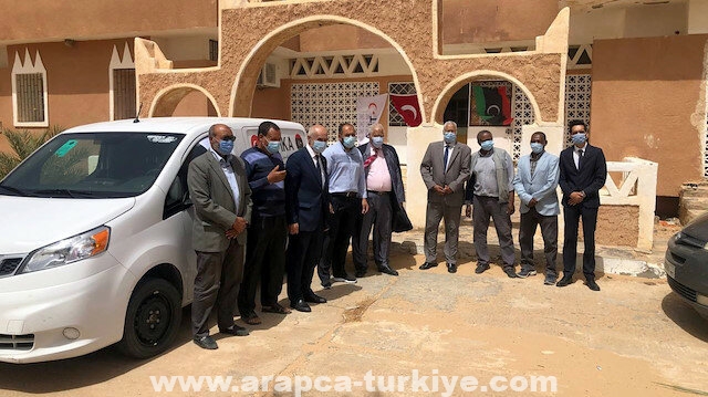 ليبيا.. "تيكا" التركية تتبرع بسيارة نقل أدوية لمركز صحي بغدامس