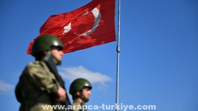 الدفاع التركية: ضبط أسلحة وذخائر لإرهابيي "بي كا كا"