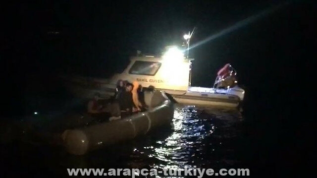 جنق قلعة.. إنقاذ 5 مهاجرين دفعتهم اليونان نحو المياه التركية