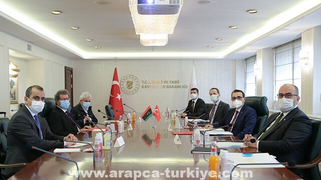 وزير الطاقة التركي: سنطور التعاون مع ليبيا بمجال النفط والغاز