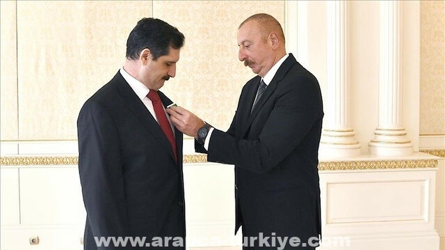 الرئيس الأذربيجاني يقلد سفير تركيا "وسام الصداقة"