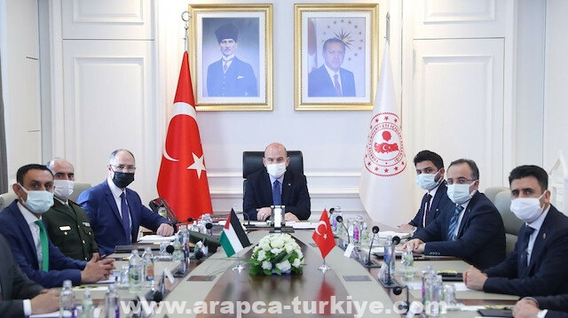وزير الداخلية التركي يلتقي السفير الفلسطيني بأنقرة