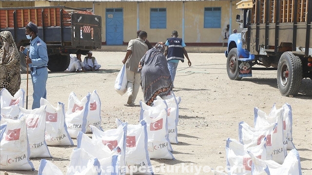 السودان.. "تيكا" التركية توزع مساعدات لألف أسرة إريترية لاجئة