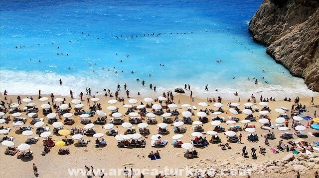 أنطاليا التركية تستقبل سياحا من 129 دولة