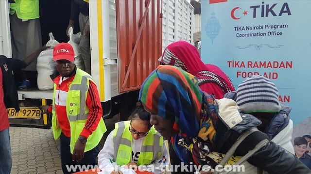 "تيكا" التركية توزع مساعدات على 500 أسرة في الصومال