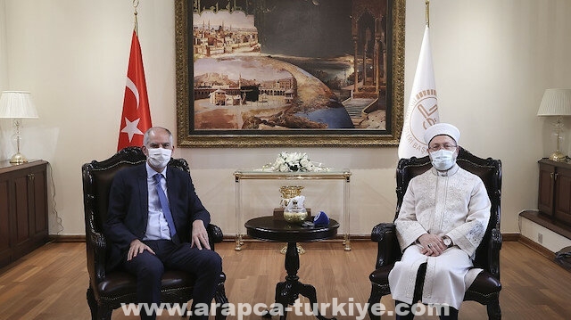 رئيس الشؤون الدينية التركي يلتقي السفير الفرنسي في أنقرة