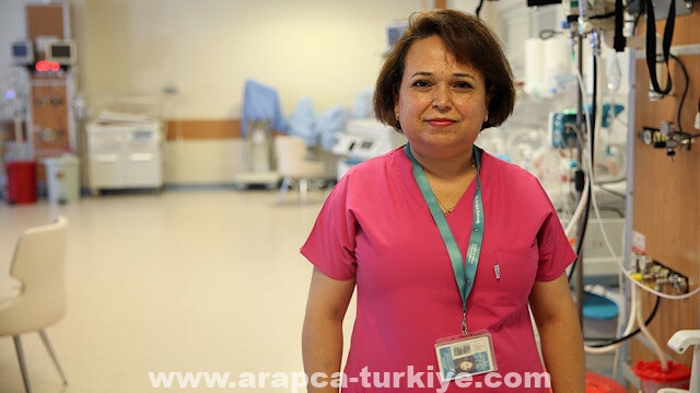تركيا.. ممرضة تعود إلى عملها بعد صراع طويل مع كورونا