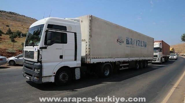 عبر تركيا.. 41 شاحنة مساعدات أممية تدخل إدلب