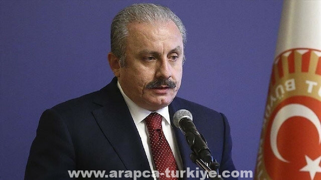 رئيس البرلمان التركي يصل أذربيجان برفقة نظيره الباكستاني