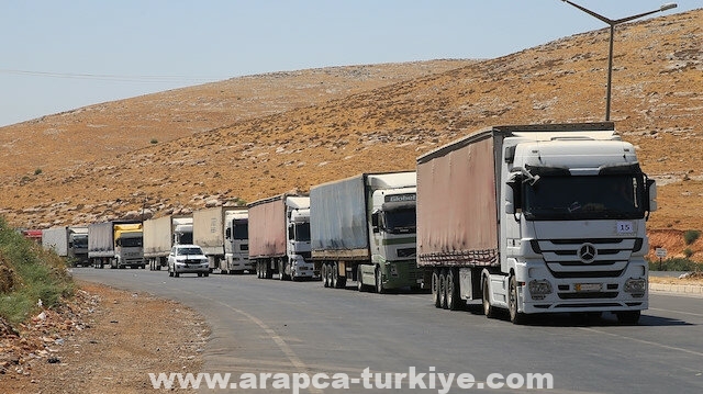 عبر تركيا.. 93 شاحنة مساعدات أممية تدخل إدلب
