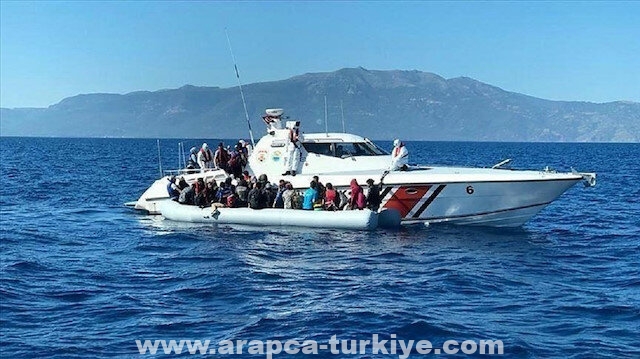 بعدما صدتهم اليونان.. 3 سوريين يعودون سباحة لتركيا