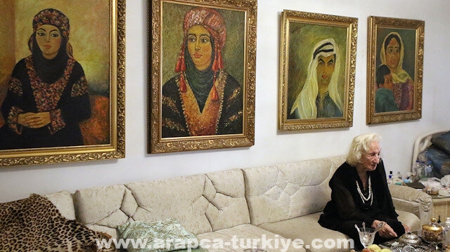 التركية "صبحات أورطاش" تنظم معرضا فنيا لدعم أبناء الشهداء