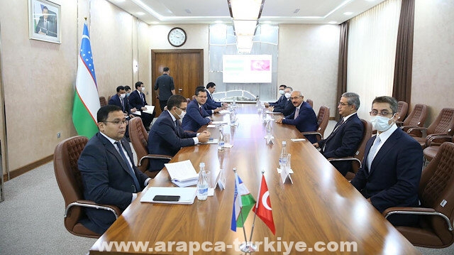 وزيرا مالية تركيا وأوزبكستان يبحثان مجالات التعاون
