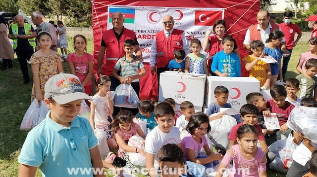 "الهلال الأحمر التركي" يرسل مستلزمات مدرسية لأطفال "قره باغ"