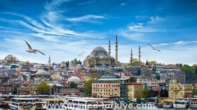 تركيا تهدف لرفع عائداتها السياحية إلى 33 مليار دولار
