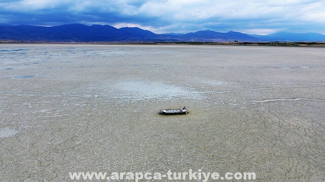 الجفاف يطال بحيرة "قراطاش" غربي تركيا