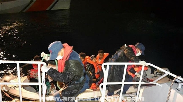 إنقاذ 8 طالبي لجوء غربي تركيا