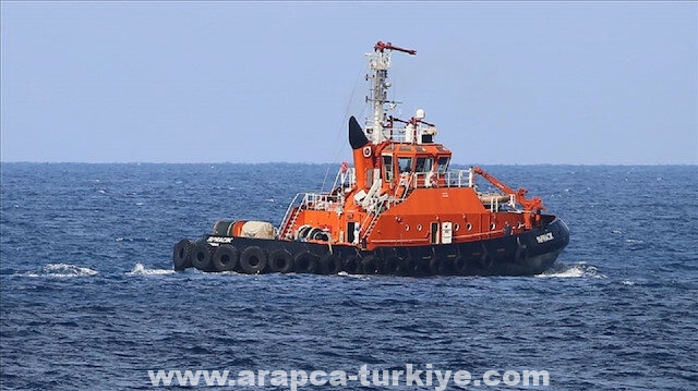 تركيا تواصل جهود تنظيف آثار تسرب النفط قبالة سواحل هطاي