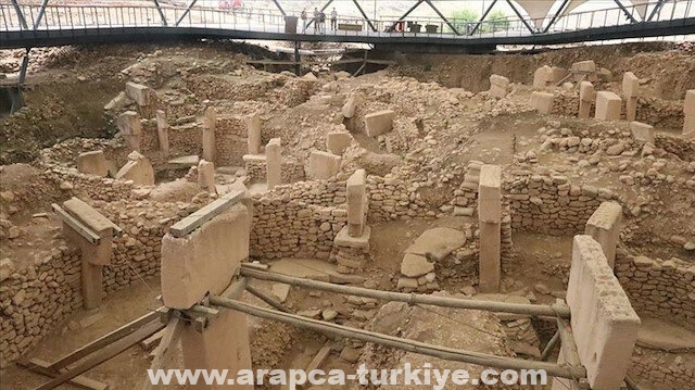 بعناية وصبر.. تنظيف القطع الأثرية في "كوبكلي تبه" جنوبي تركيا