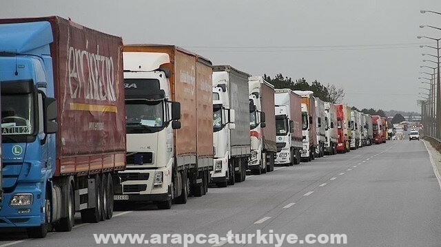 عبر تركيا.. 51 شاحنة مساعدات أممية تدخل إدلب
