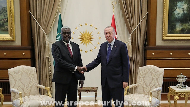 أردوغان يلتقي رئيس مفوضية الاتحاد الإفريقي في أنقرة