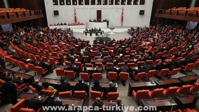 البرلمان التركي يقر تمديد تفويض لإرسال قوات إلى سوريا والعراق