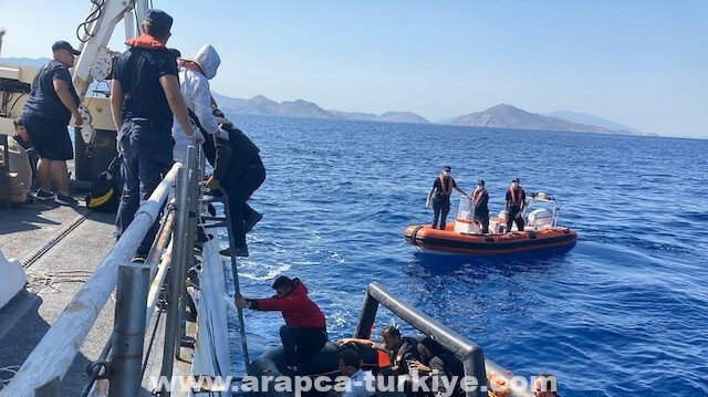 خفر السواحل التركي ينقذ 120 مهاجرا قبالة شواطئ موغلا