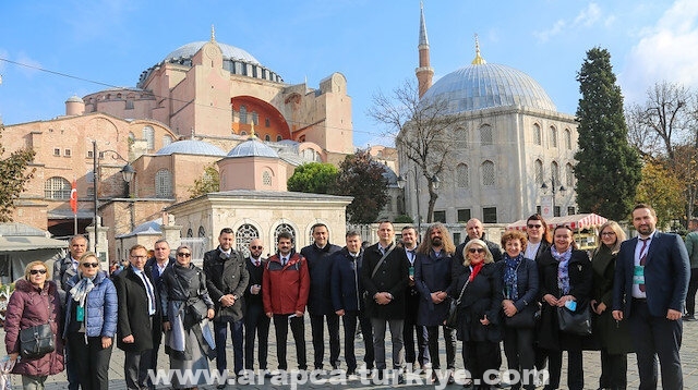 وفد وزاري بوسني يختتم زيارة لإسطنبول