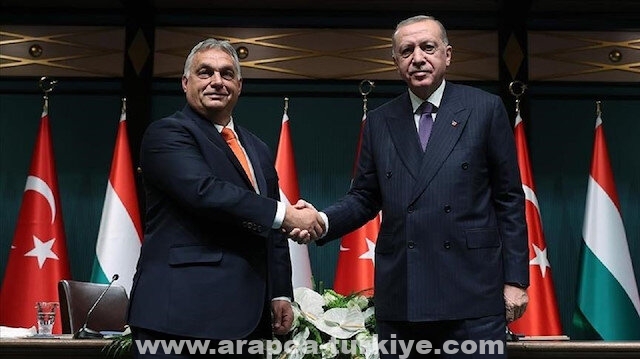 أردوغان وأوربان يتفقدان آثارا أعادتها المجر إلى تركيا