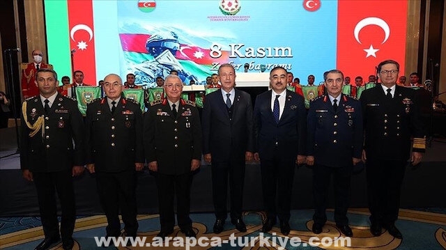 وزير الدفاع التركي يشارك في حفل "يوم النصر" بسفارة أذربيجان