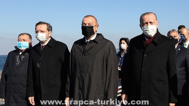 إسطنبول.. قادة "المجلس التركي" يصلون جزيرة الديمقراطية والحريات