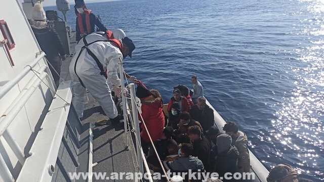 خفر السواحل التركي ينقذ 101 مهاجرا قبالة موغلا