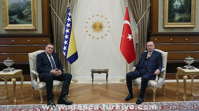 أردوغان يلتقي عضوا بالمجلس الرئاسي البوسني في أنقرة