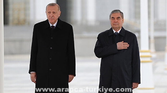 رئيس تركمانستان يستقبل أردوغان في مراسم رسمية