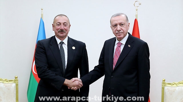 الرئيس أردوغان يلتقي نظيره الأذربيجاني في عشق أباد
