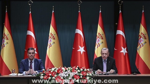أردوغان يقيم مأدبة عشاء على شرف رئيس الوزراء الإسباني