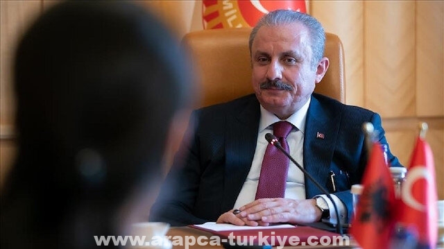 رئيس البرلمان التركي يتلقى الجرعة الثالثة بلقاح "توركوفاك"