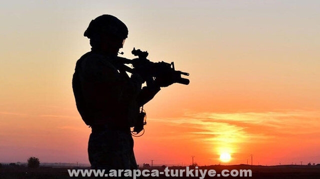 3 إرهابيين من "بي كا كا" يسلمون أنفسهم للأمن التركي