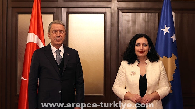 أكار يلتقي رئيسة ورئيس وزراء كوسوفو بالعاصمة بريشتينا